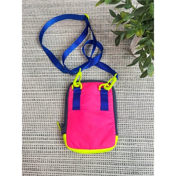 Lululemon Easy Access Crossbody Bag /New Condition - Picture 4 of 10